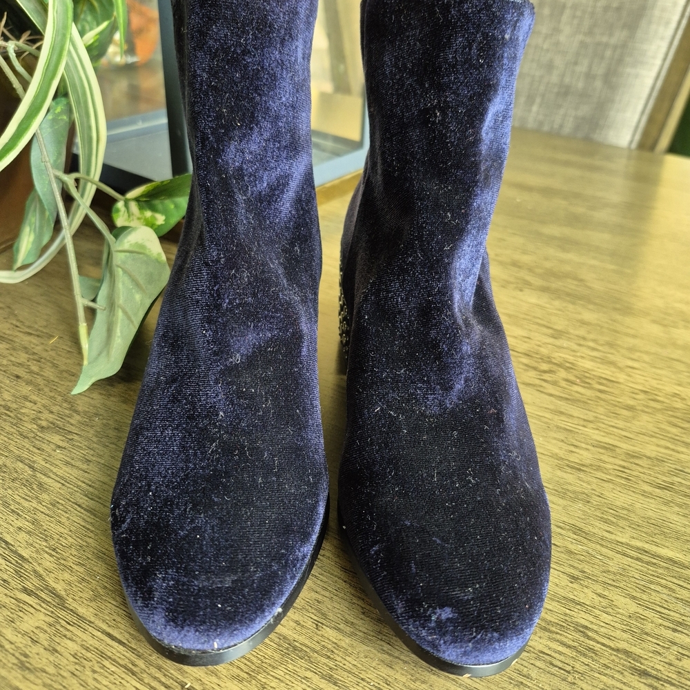 🔥 Stunning Royal Blue Velvet Studded Ankle Boots - Chic & Unique! Block Heels - Picture 6 of 11